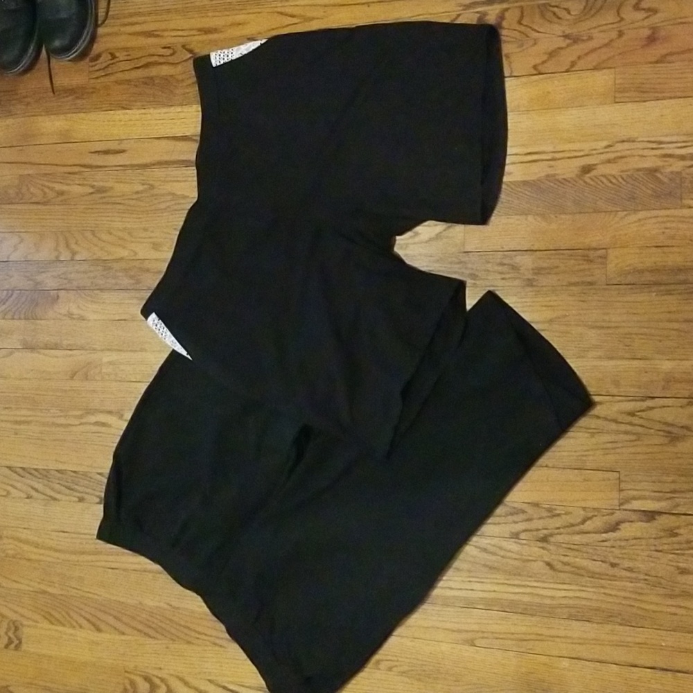 Avenue Women Shorts 22/24